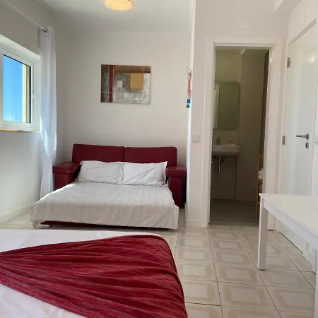 Πανσιόν Stella Di Mare Local