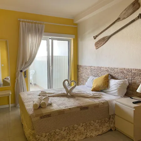 Πανσιόν Stella Di Mare Local