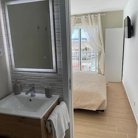 Stella Di Mare - Local Guest house